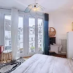 Cozy With A View Of The Sacre-coeur 巴黎