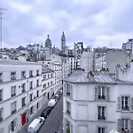 Cozy With A View Of The Sacre-coeur *